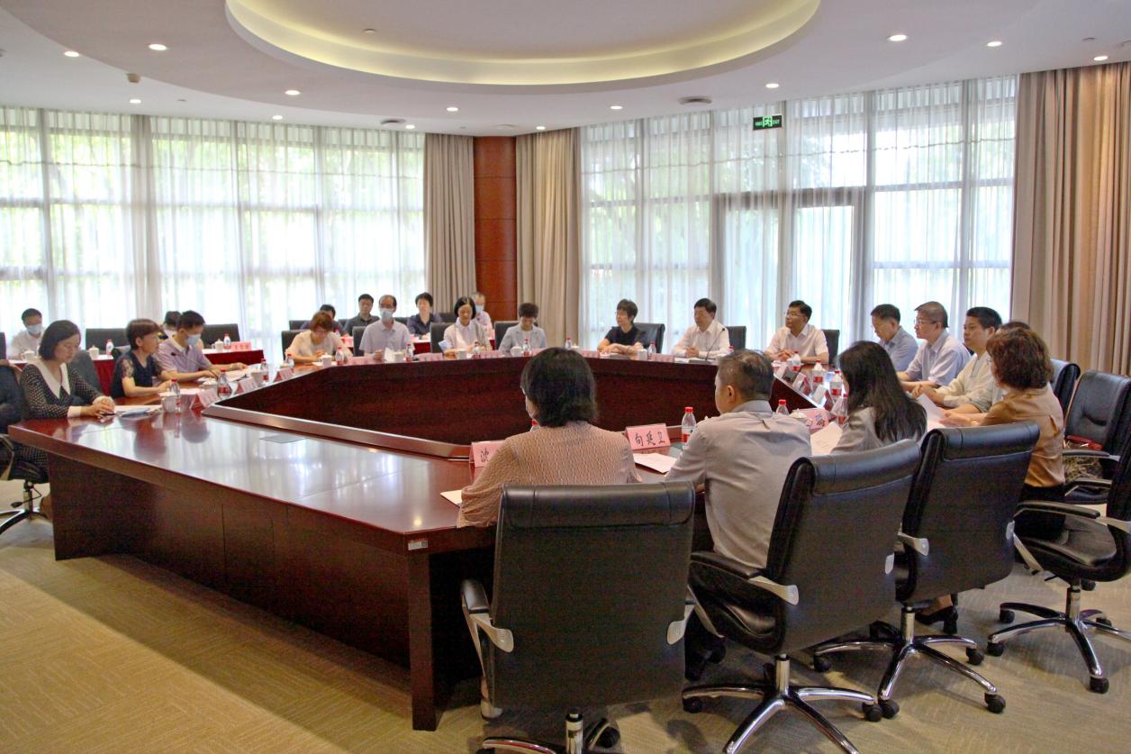上海市政协少数民族界别委员工作室在我校揭牌