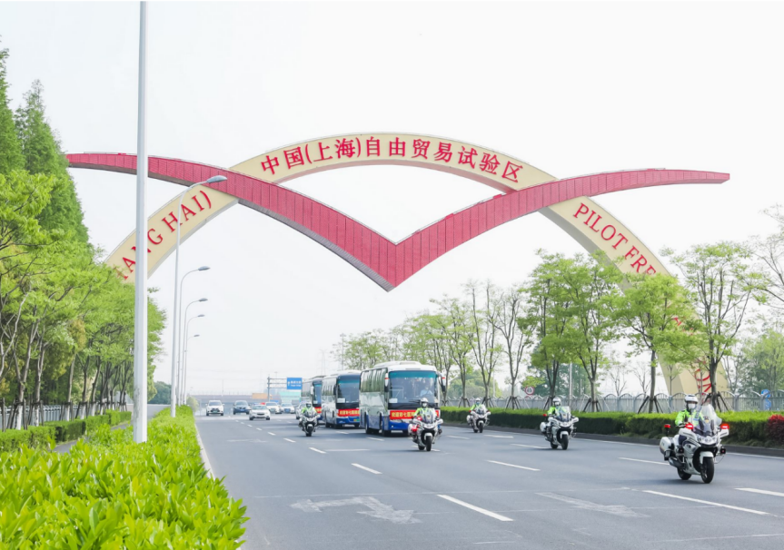 欢迎回家！我校附属第七人民医院50名援鄂医务人员隔离休整后归来