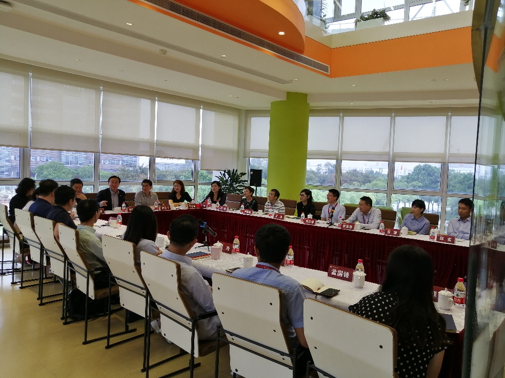 我校举行新引进青年学者座谈会