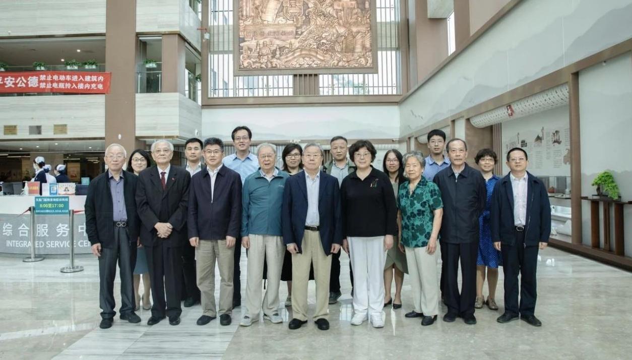 我校专家委员会主任委员施杞一行赴北京中医药大学调研