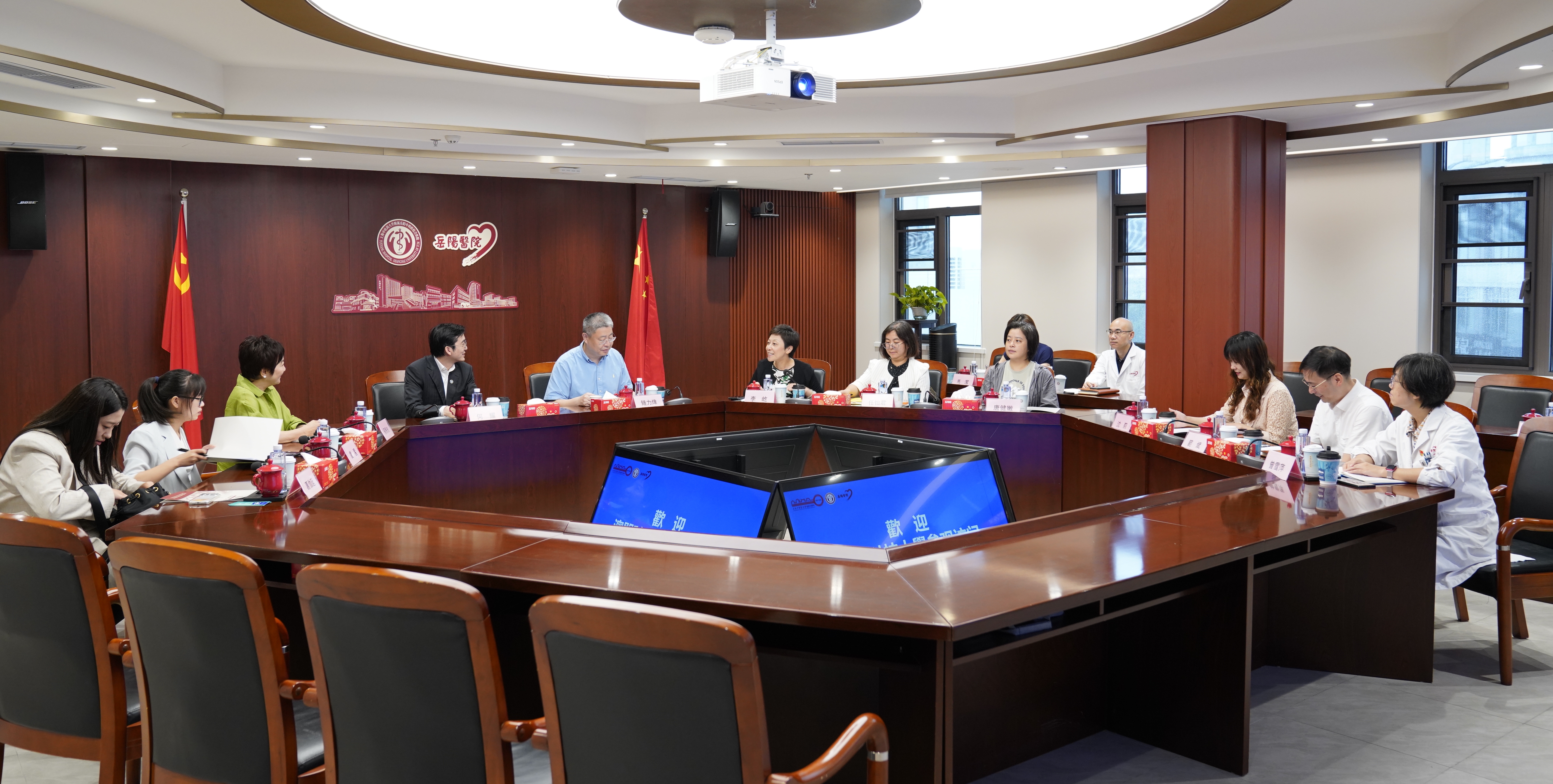 沪澳携手深化中医药合作 澳门科技大学代表团到访我校
