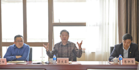 市政府参事吴大器来校调研振兴上海中医药发展政产学研工作