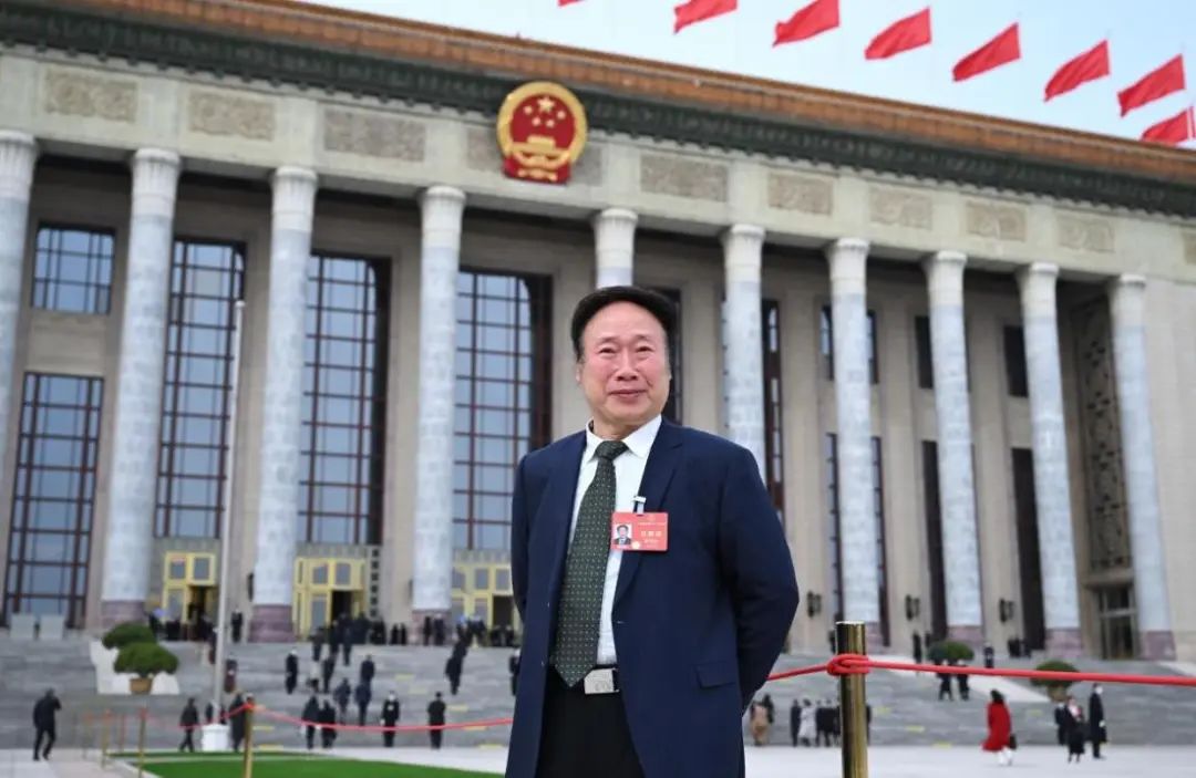 我校全国人大代表吴焕淦两会热情履职，贡献中医智慧