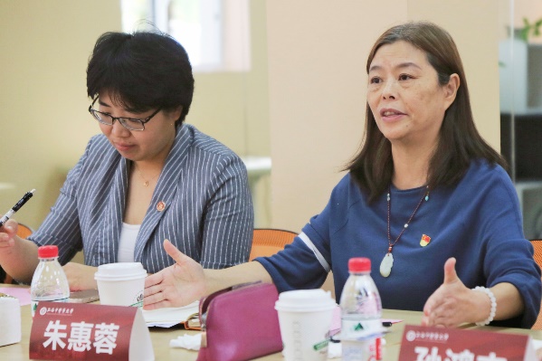 我校举办学生代表与校领导、职能部门领导面对面提案反馈交流会