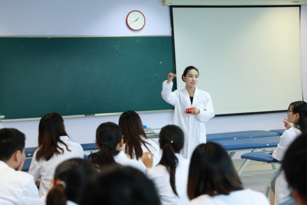 我校教师在第三届上海市高校教师教学创新大赛中获佳绩