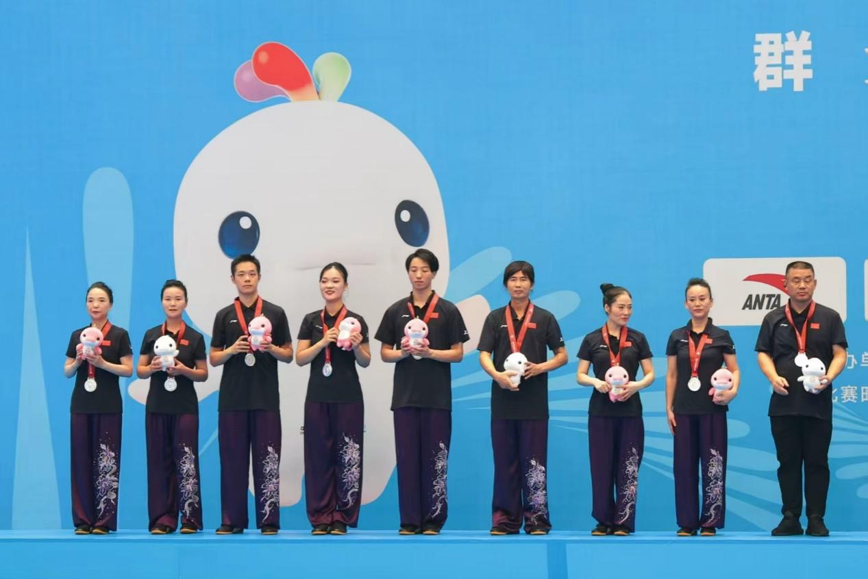 我校武术队在全国第十五届运动会群众展演太极拳项目中获佳绩