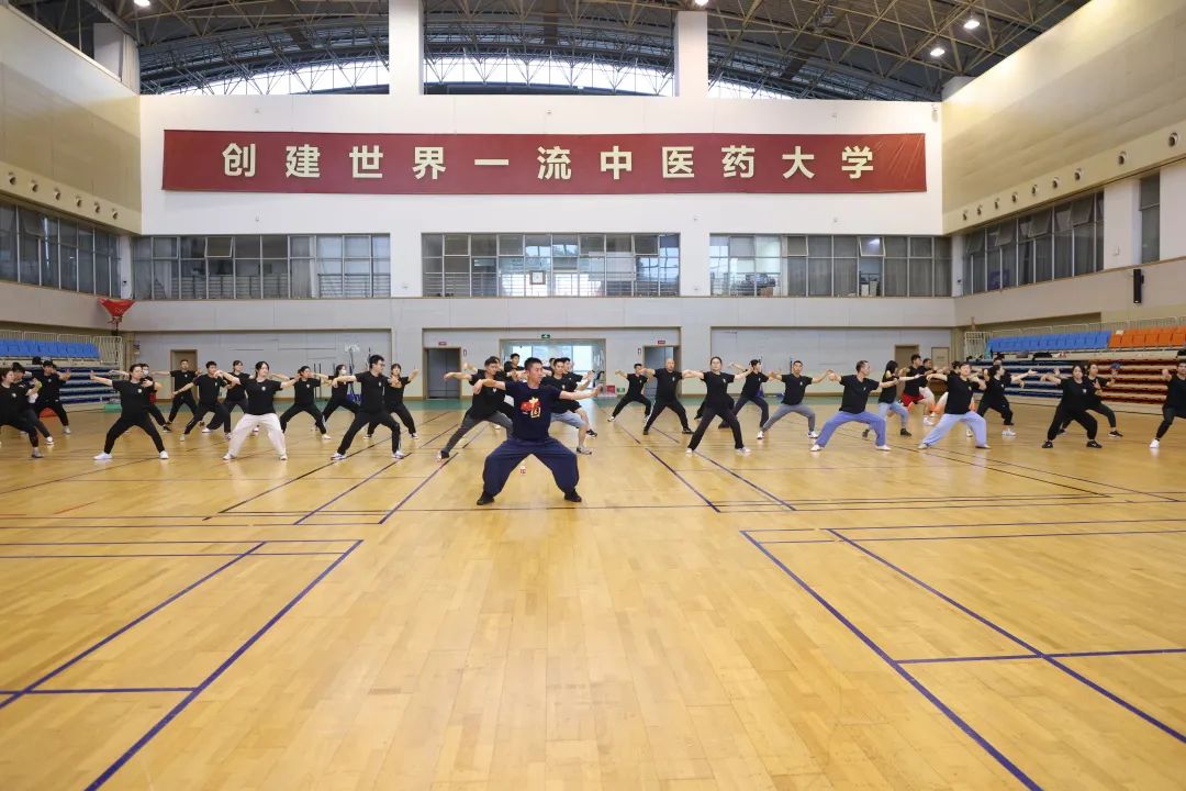 2023年上海市学校武术、五禽戏师资培训班在我校举办