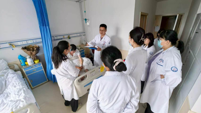 在全球海拔2000米以上唯一三甲中医医院，上海医生接力“播种”健康