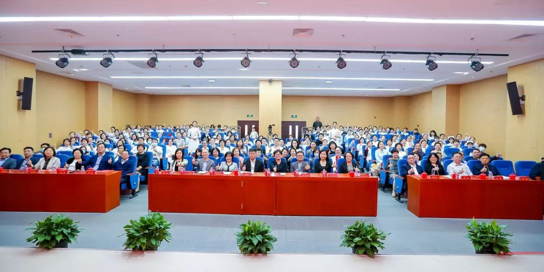 “聚力传承护理文化 匠心护佑百姓健康”2023年我校附属医院护士节大会举办