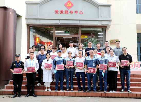 我校再次研究部署疫情防控工作并慰问一线工作人员