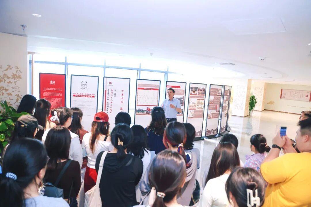 红色家风润杏林 张闻天家风展走进上海中医药大学