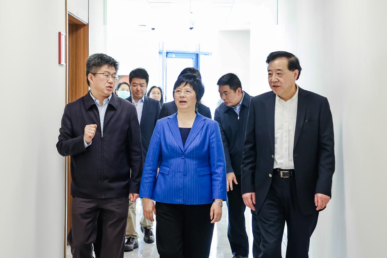 上海市人大常委会副主任宗明一行调研上海市中医药国际标准化研究院